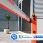 Đèn LED cảnh báo gắn dọc trên tay cần barrier