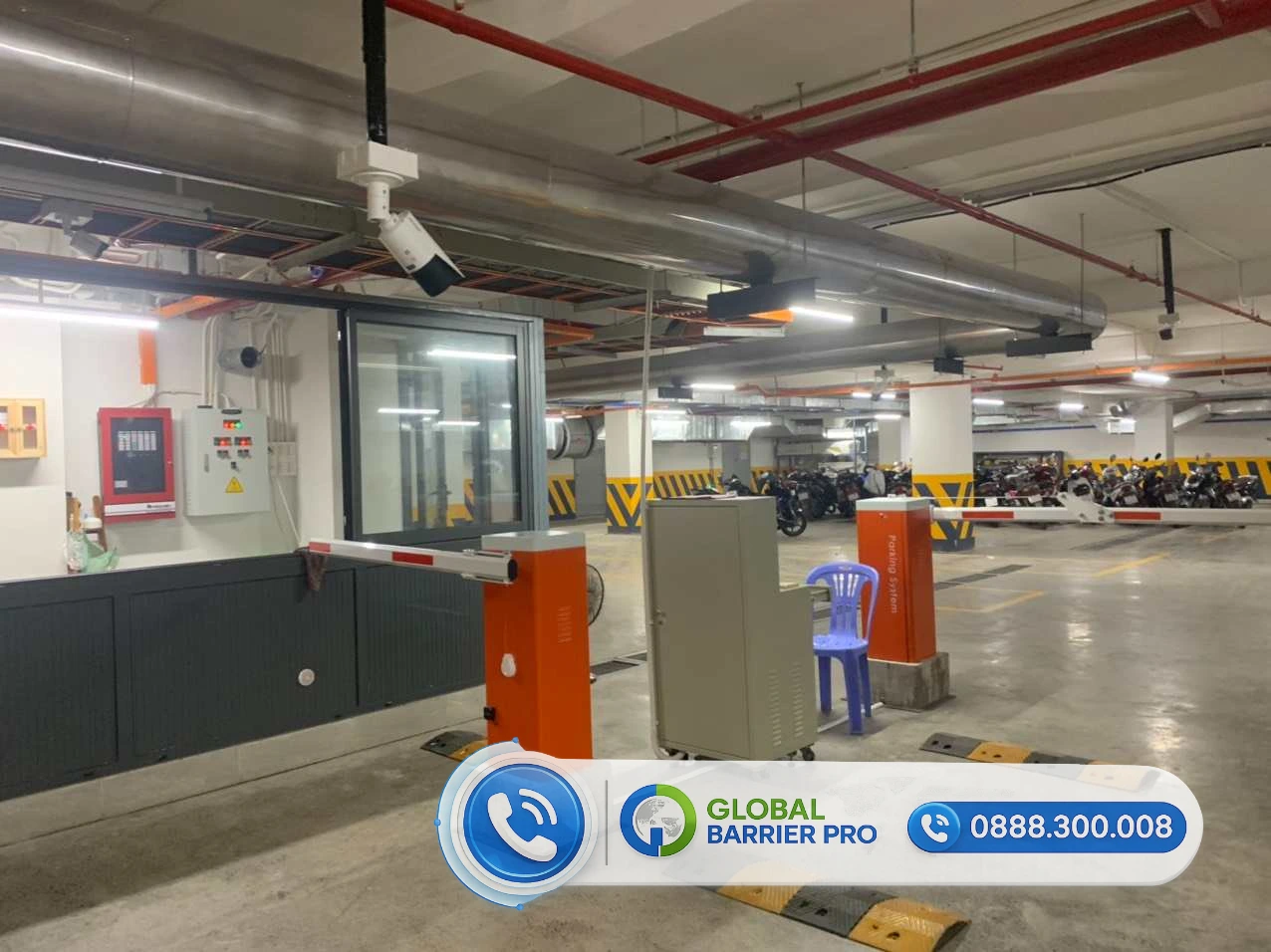 Hệ thống rào chắn tự động Global Barrier Pro tại khu đỗ xe hầm thương mại, đảm bảo an toàn và hiệu quả