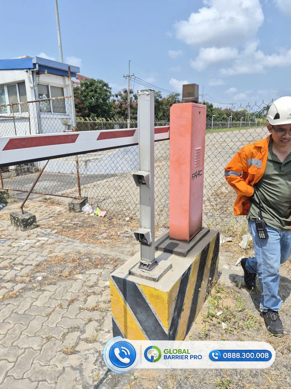 Hệ thống rào chắn tự động FAAC với bộ điều khiển hồng ngoại